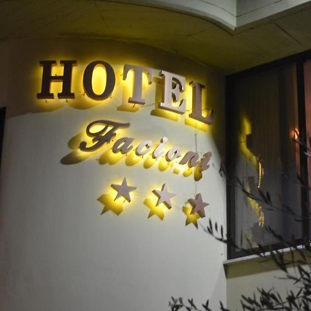 Hotel Facioni Pomezia Bagian luar foto