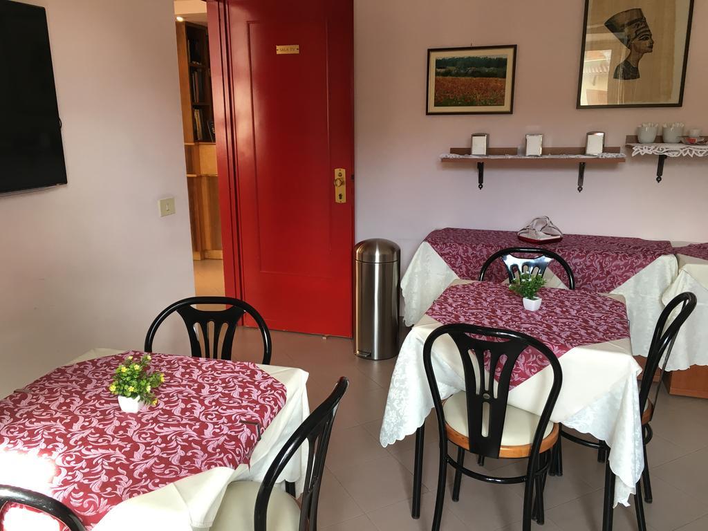 Hotel Facioni Pomezia Bagian luar foto