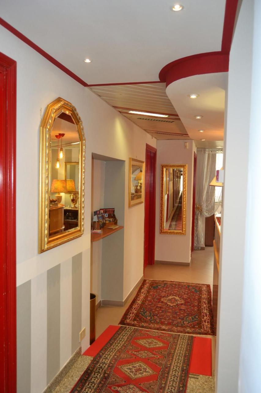 Hotel Facioni Pomezia Bagian luar foto