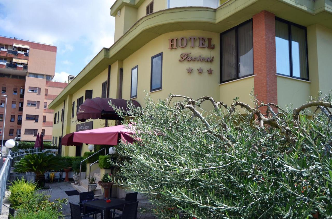 Hotel Facioni Pomezia Bagian luar foto