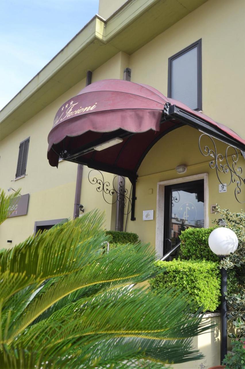 Hotel Facioni Pomezia Bagian luar foto